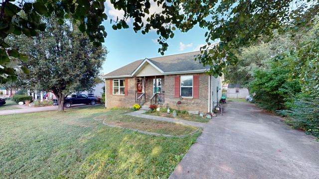 $219,900 | 1303 Chucker Drive | McClardy Manor