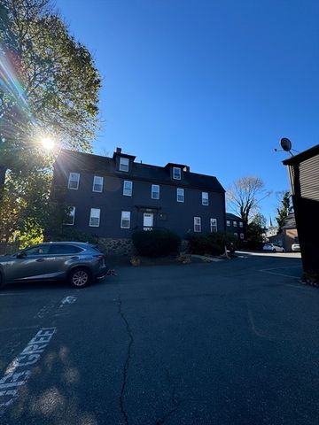 $2,200 | 25 State Street, Unit 1 | Old Town Marblehead