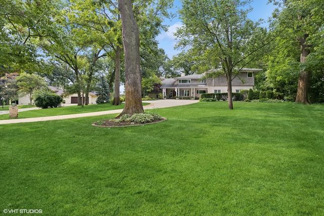 $1,700,000 | 7 Baybrook Court | Oak Brook