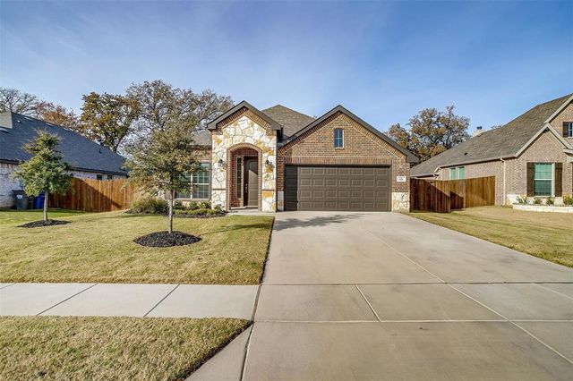 $395,000 | 221 Gardenia Drive | Azle