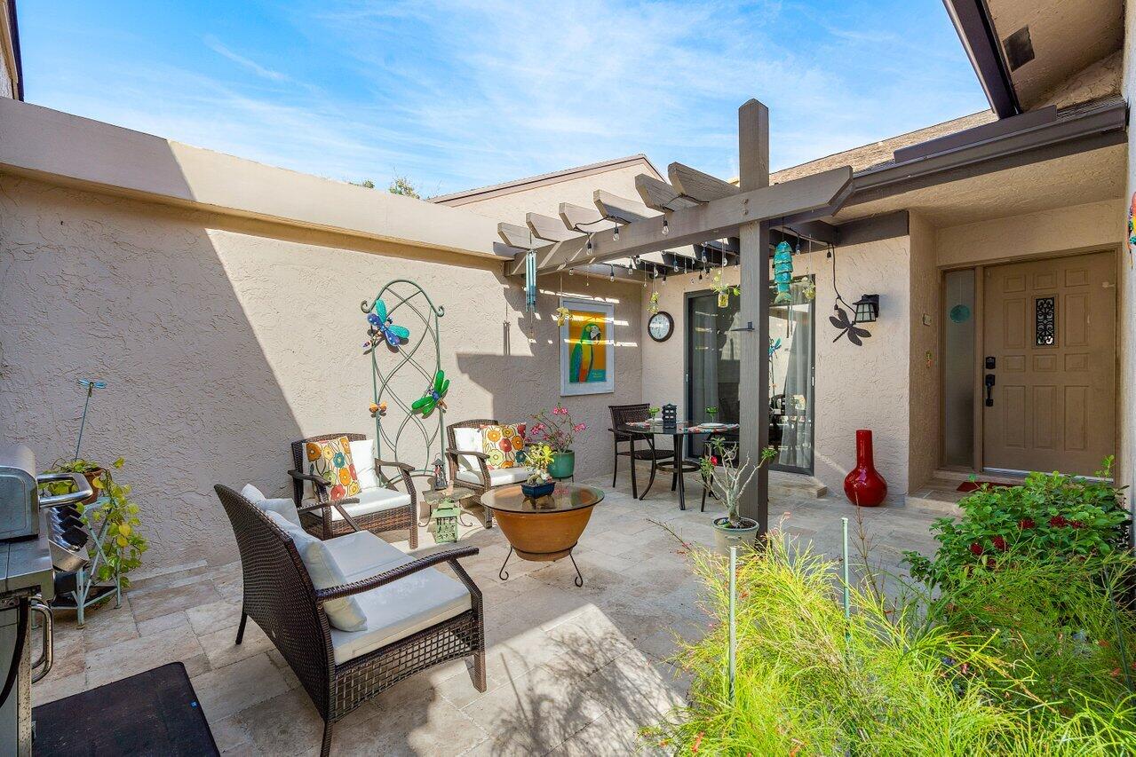 Travertine Stone Private Courtyard