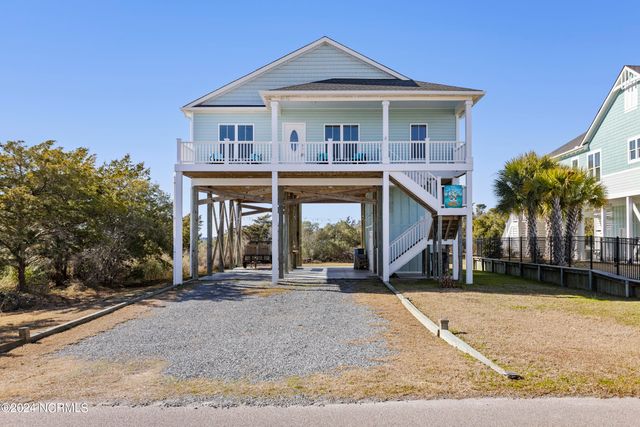 $799,900 | 151 Sailfish Street | Holden Beach