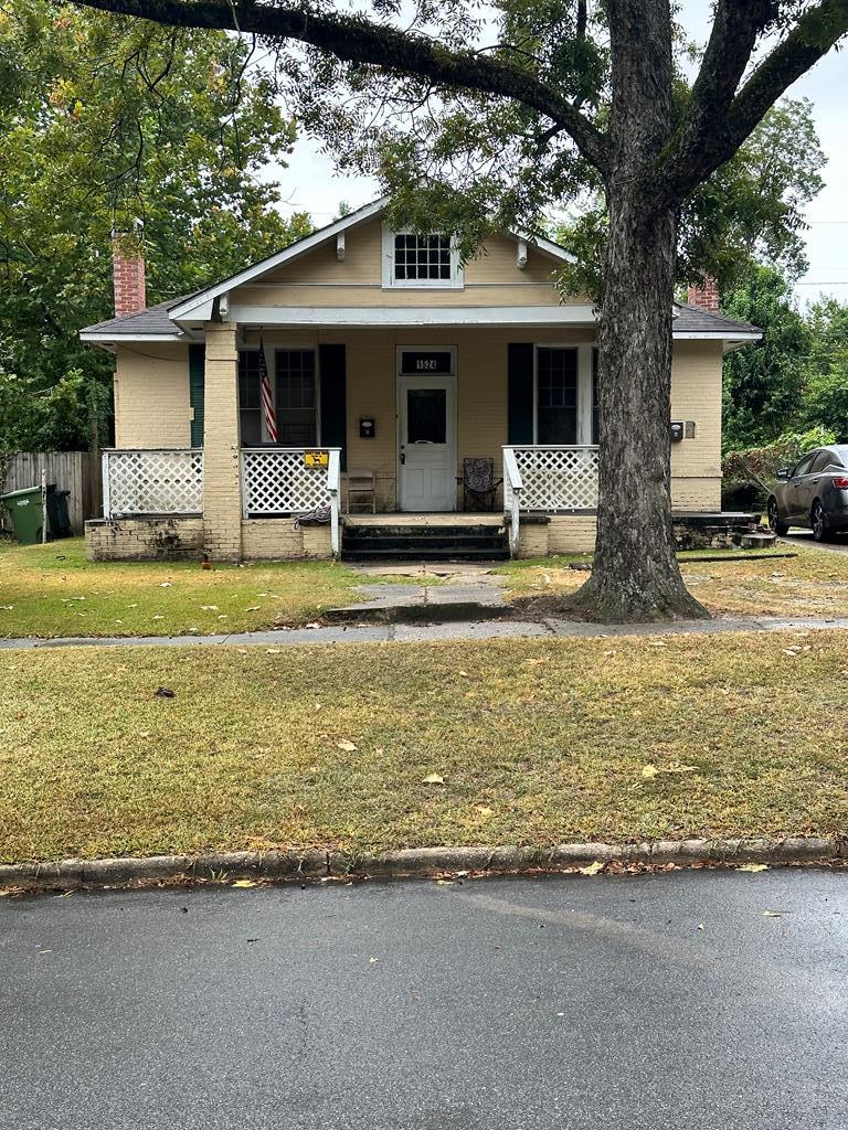 a front view of house with yard