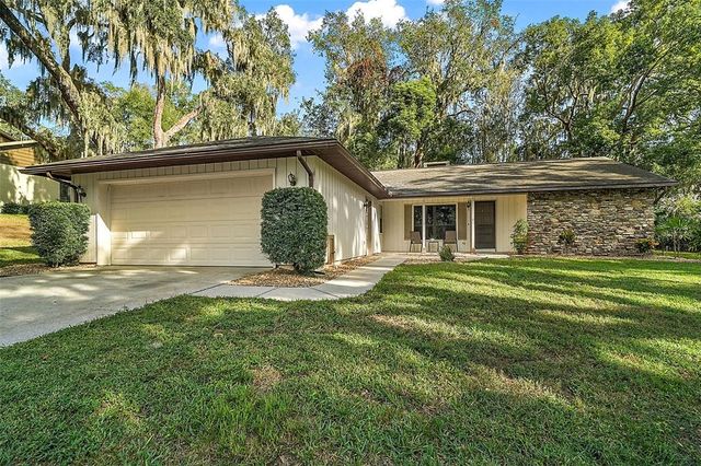 $289,000 | 1231 Palmetto Circle | Eustis