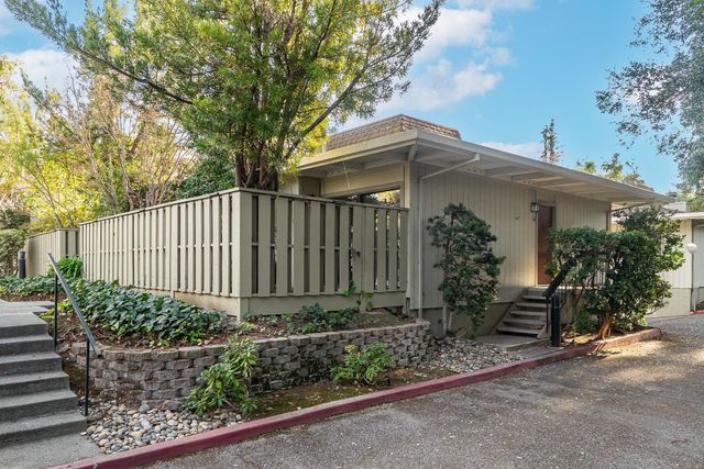 $1,078,000 | 1070 Mercedes Avenue, Unit 10 | North Los Altos