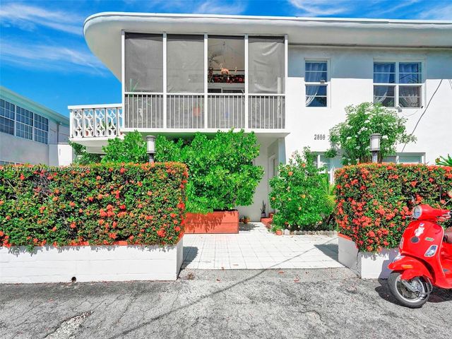 $599,999 | 2858 Pine Tree Drive, Unit 5 | Mid Beach