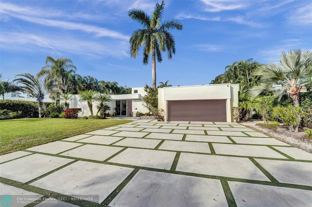 a picture of a yard with a fountain