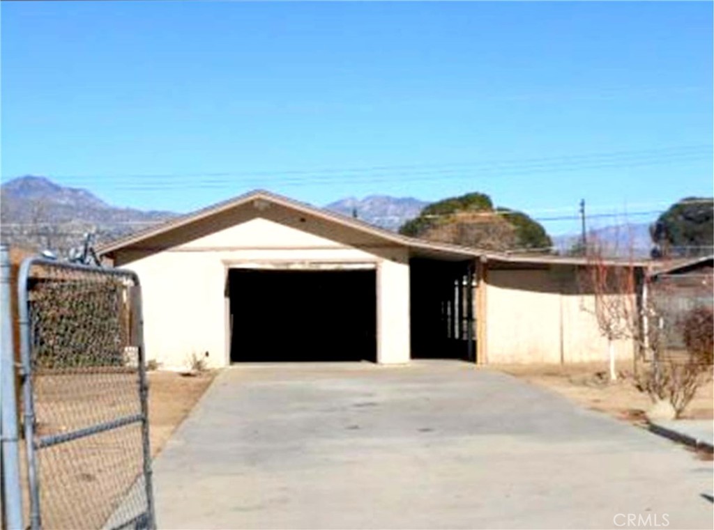 a view of a garage