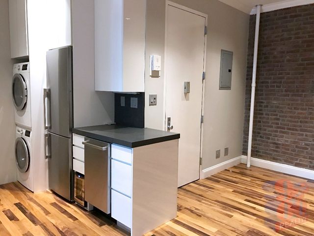 $7,495 | 232 West 14th Street, Unit 4B | West Village