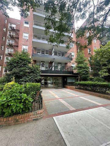 $220,000 | 770 Ocean Parkway, Unit 4E | Midwood