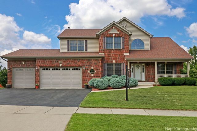 $525,000 | 810 Kathi Drive | Hampshire Highlands