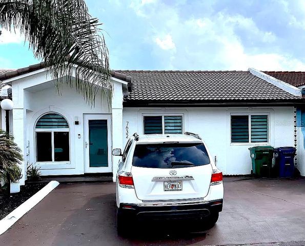 $465,900 | 7632 Northwest 181st Terrace | Country Club of Miami