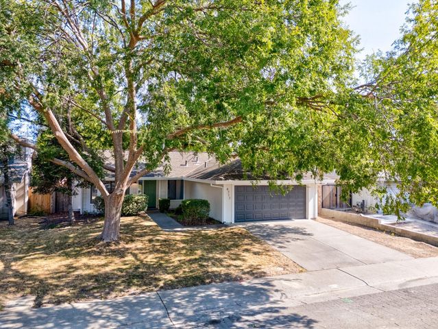 $475,000 | 4717 Boylston Court | Foothill Farms