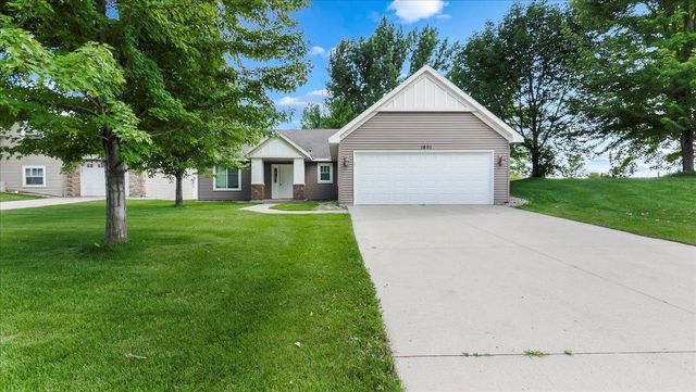 $318,999 | 1601 Olena Avenue Southeast | Willmar