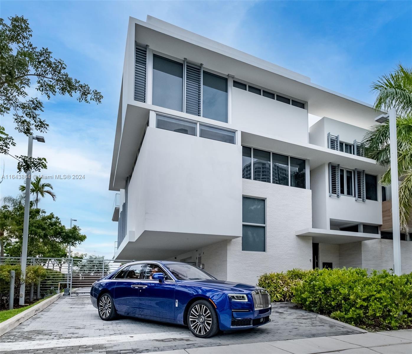 a car parked in front of a building