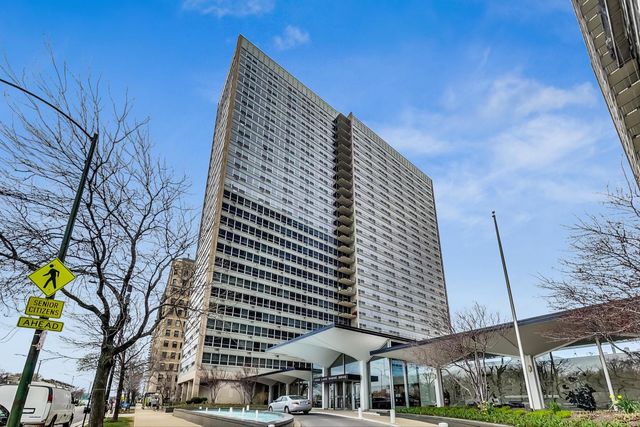 $290,000 | 3550 North Lake Shore Drive, Unit 1013 | Lake View East