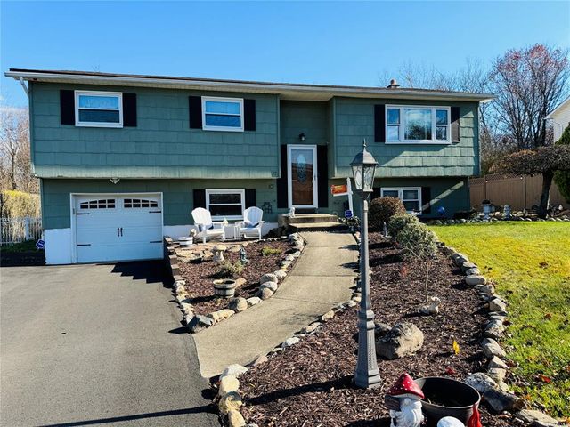 $449,900 | 97 Rolling Meadows Road | Mechanicstown