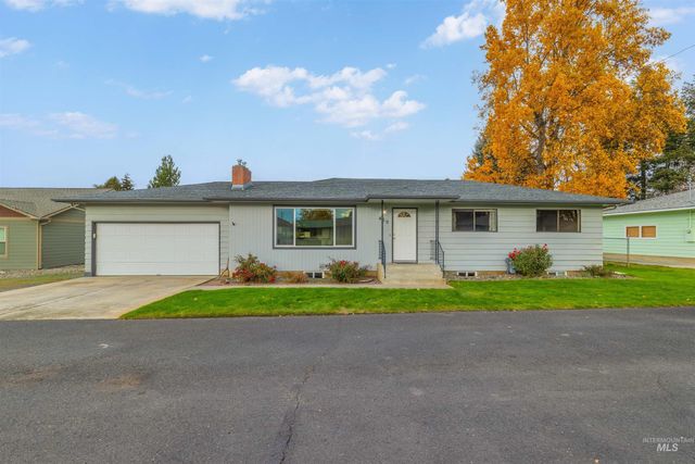 $450,000 | 419 Linden Drive | Lewiston