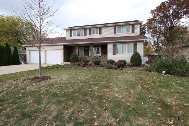 $359,900 | 3119 Jo Ann Drive | Plainfield Township - Will County