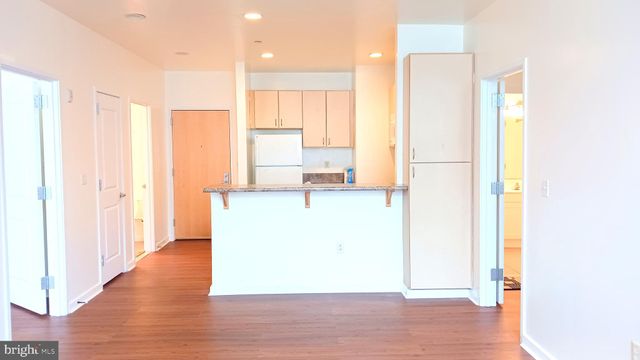 $2,000 | 111 North 9th Street, Unit 707 | Chinatown