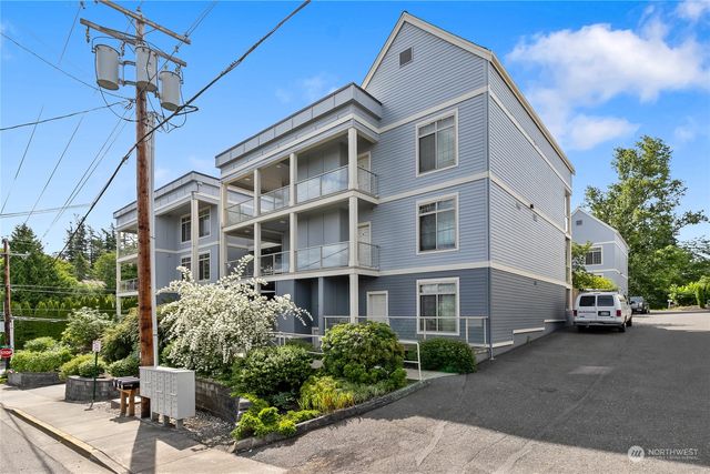 $273,000 | 910 Gladstone Street, Unit 309 | Puget