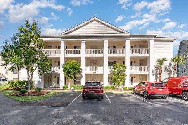 $1,400 | 651 Woodmoor Drive, Unit 201 | Garden City