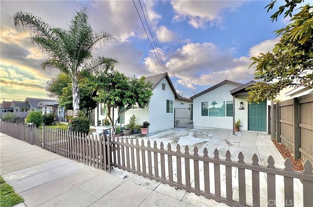 $874,900 | 841 East Eagle Street | Poly High