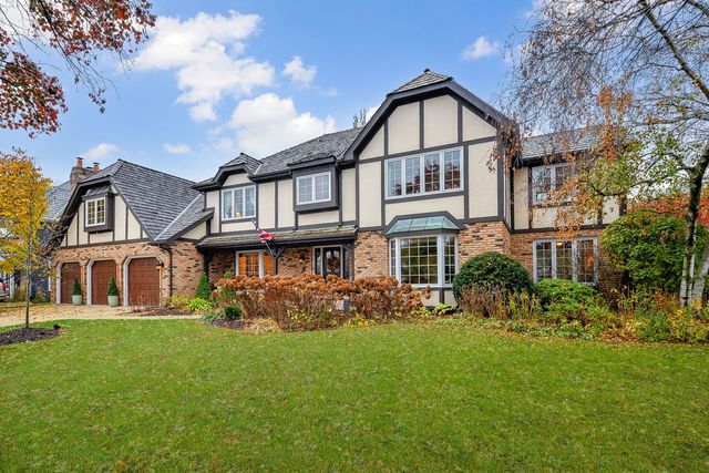 $865,000 | 798 Torrington Drive | Naperville