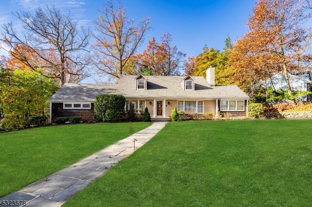 $1,950,000 | 7 Falmouth Street | Old Short Hills