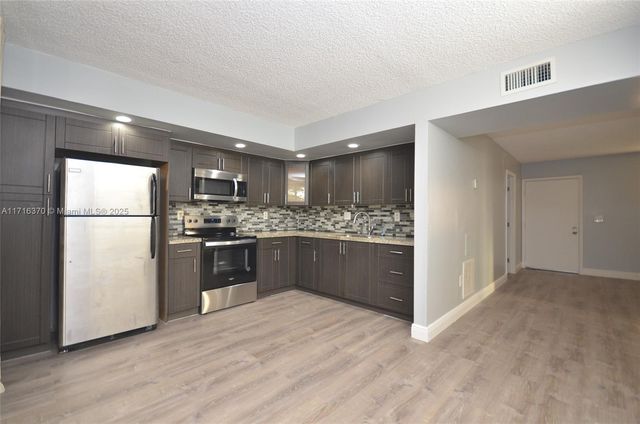 $2,600 | 8600 Southwest 133rd Avenue Road, Unit 407 | Kendale Lakes