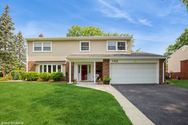 $645,000 | 1312 Fernandez Court | Arlington Heights