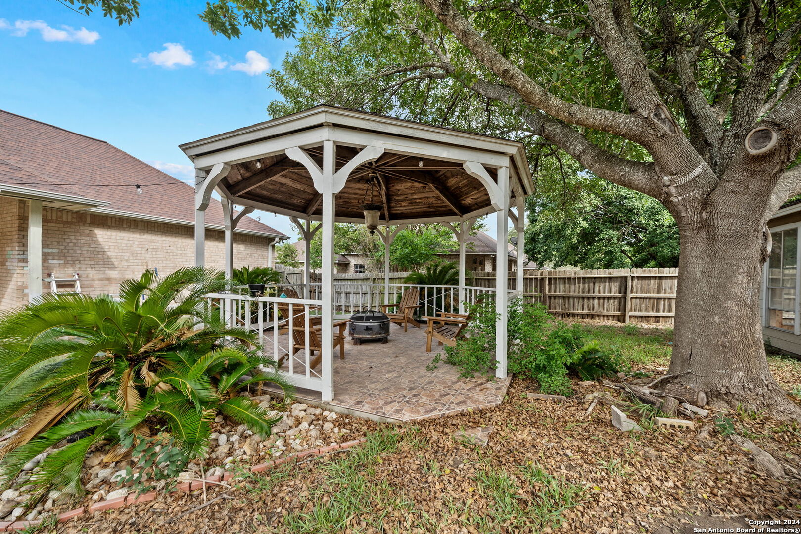 a view of a yard with porch