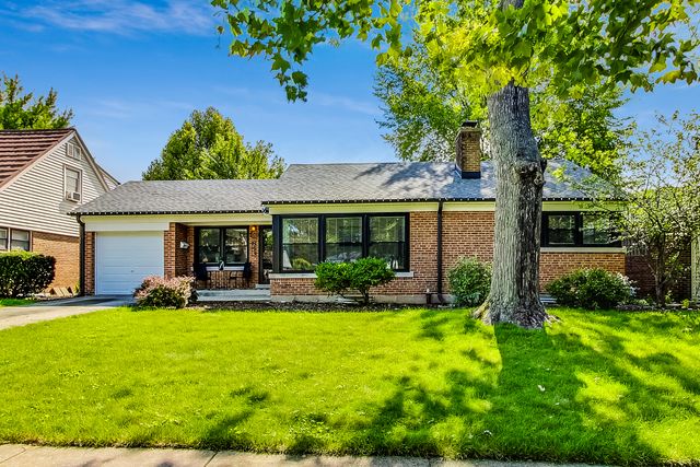 $440,000 | 843 South Vail Avenue | Arlington Heights