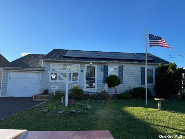 $499,000 | 78 East Seacrest Avenue | Copiague