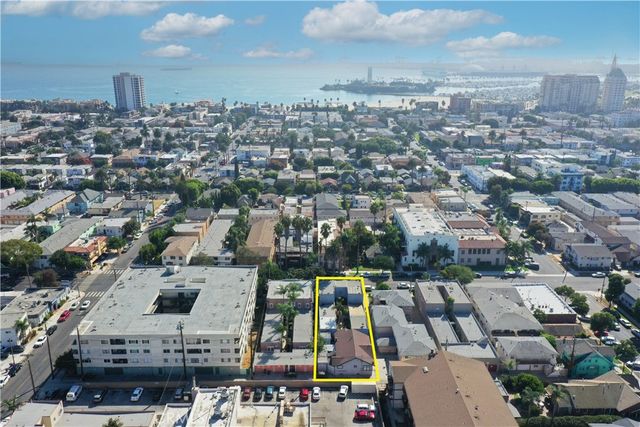 $2,250,000 | 1135 East 3rd Street | Alamitos Beach