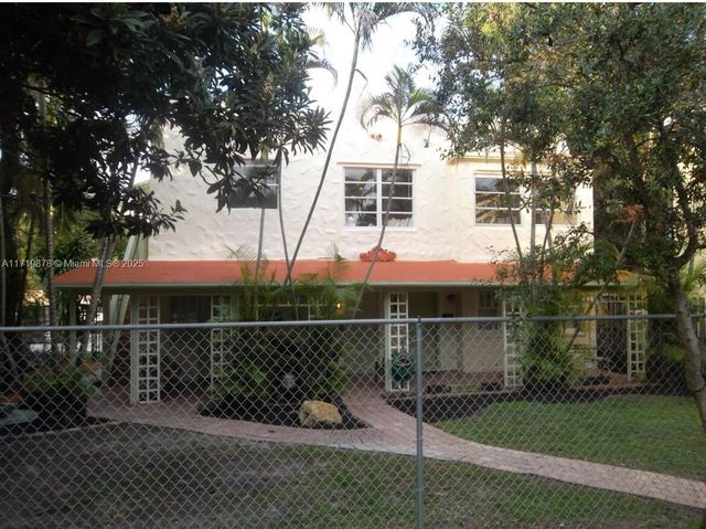 $2,200 | 1309 Southeast 1st Street, Unit 1 | Colee Hammock