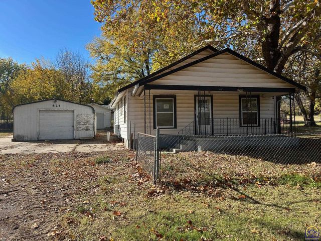 $74,900 | 821 Southeast Sherman Avenue | East Topeka South