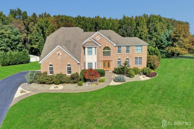 $1,150,000 | 25 Deerfield Trail | South Brunswick Township