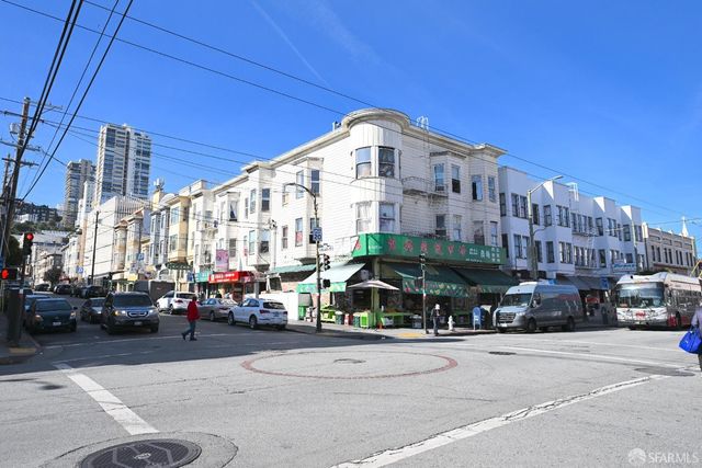 $4,300,000 | 702-712 Vallejo Street | North Beach