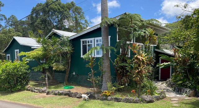 $1,200,000 | 96-1061 Center Road | Ka'u