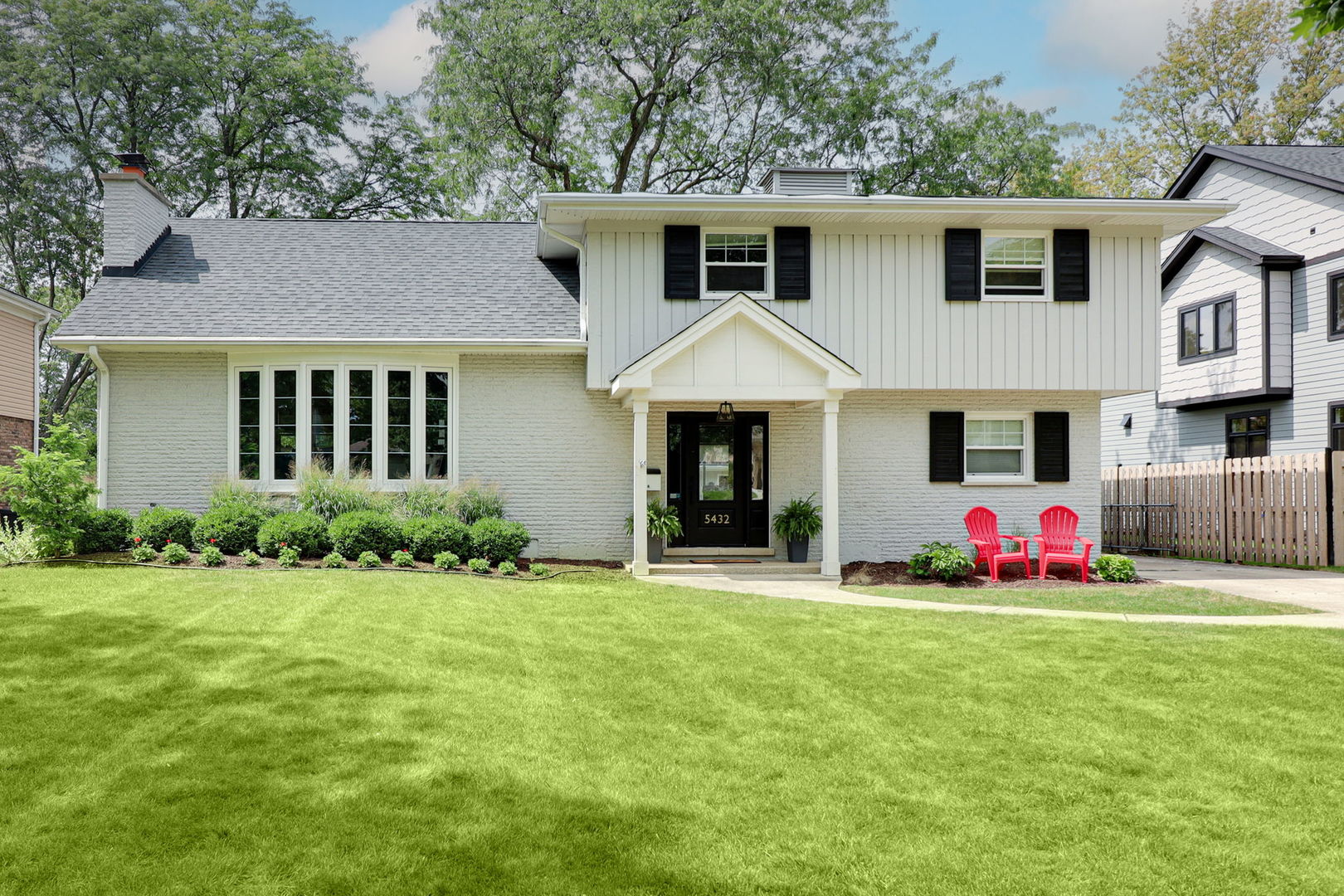 a front view of house with yard