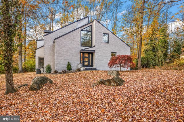 $1,099,000 | 7 Chilton Road