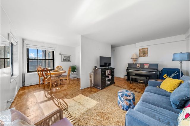 $735,000 | 361 Clinton Avenue, Unit 7A | Clinton Hill