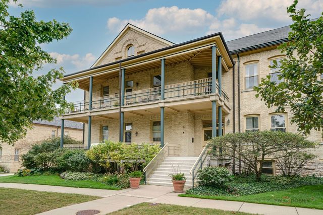 $799,900 | 314 Leonard Wood South, Unit 205 | Fort Sheridan