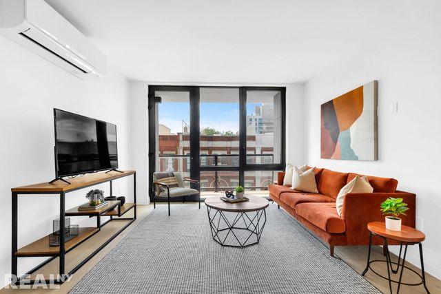 $1,295,000 | 127 West 112th Street, Unit 6N | Harlem