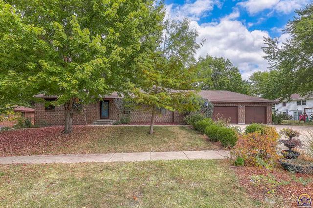 $299,900 | 930 Southwest Glendale Drive | Topeka