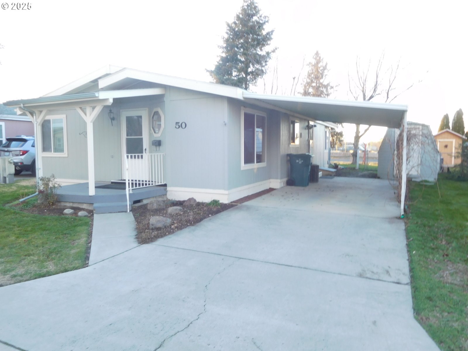 a view of a house with a outdoor space