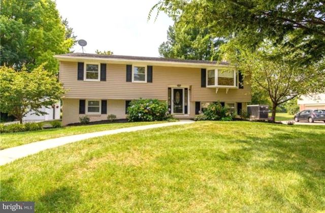 $479,500 | 6150 Fairway Lane | Shepherd Hills