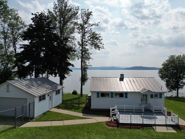 $1,000,000 | 1527 Colchester Point Road | Malletts Bay