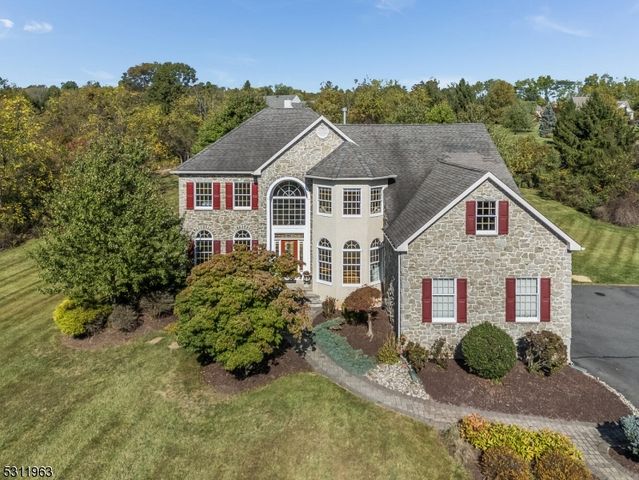 $899,900 | 37 Milestone Drive | Raritan Township